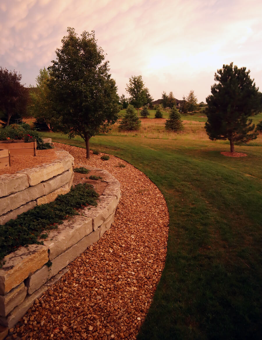 mulching-landscaping